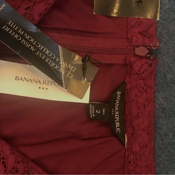 BANANA REPUBLIC rich burgundy red lacy pencil skirt - Picture 4 of 6